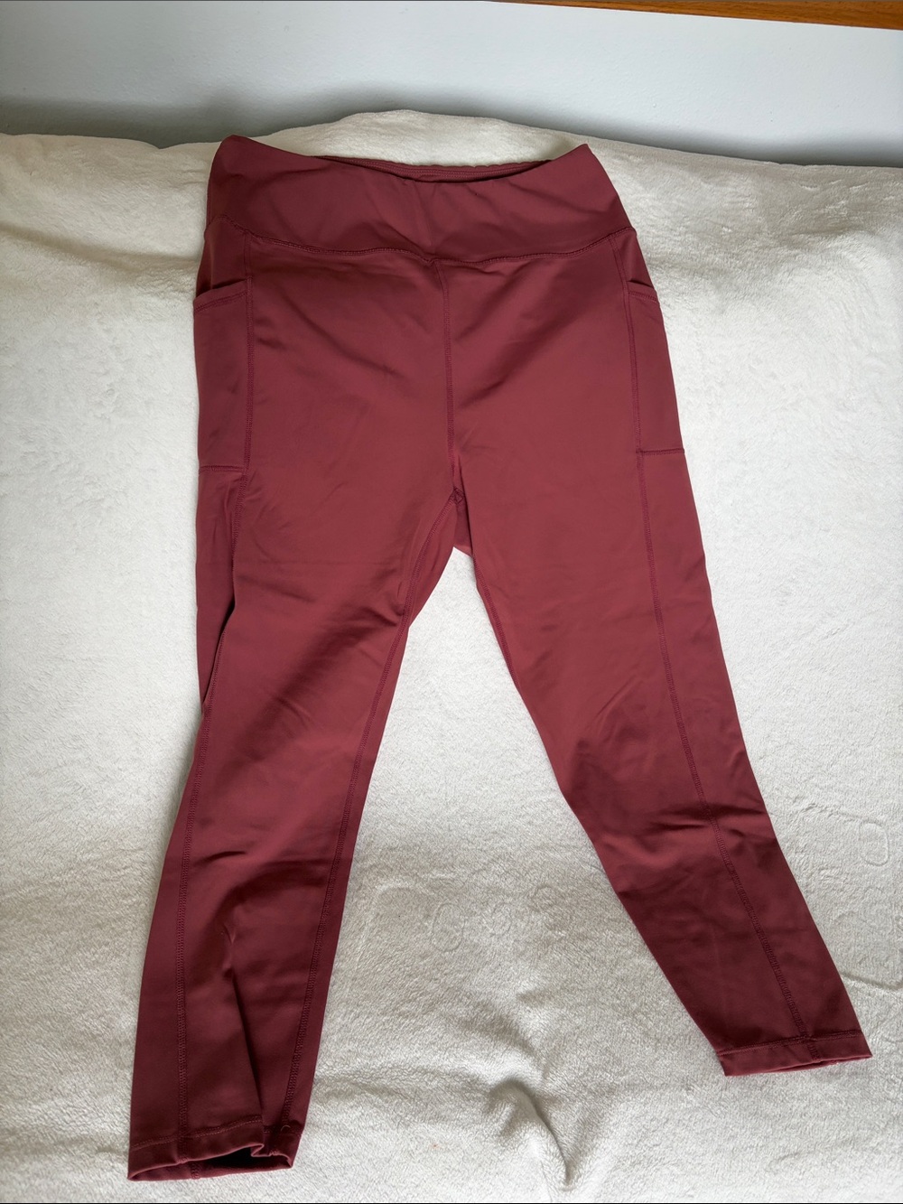 High-Rise Pocket Leggings in Deep Wine